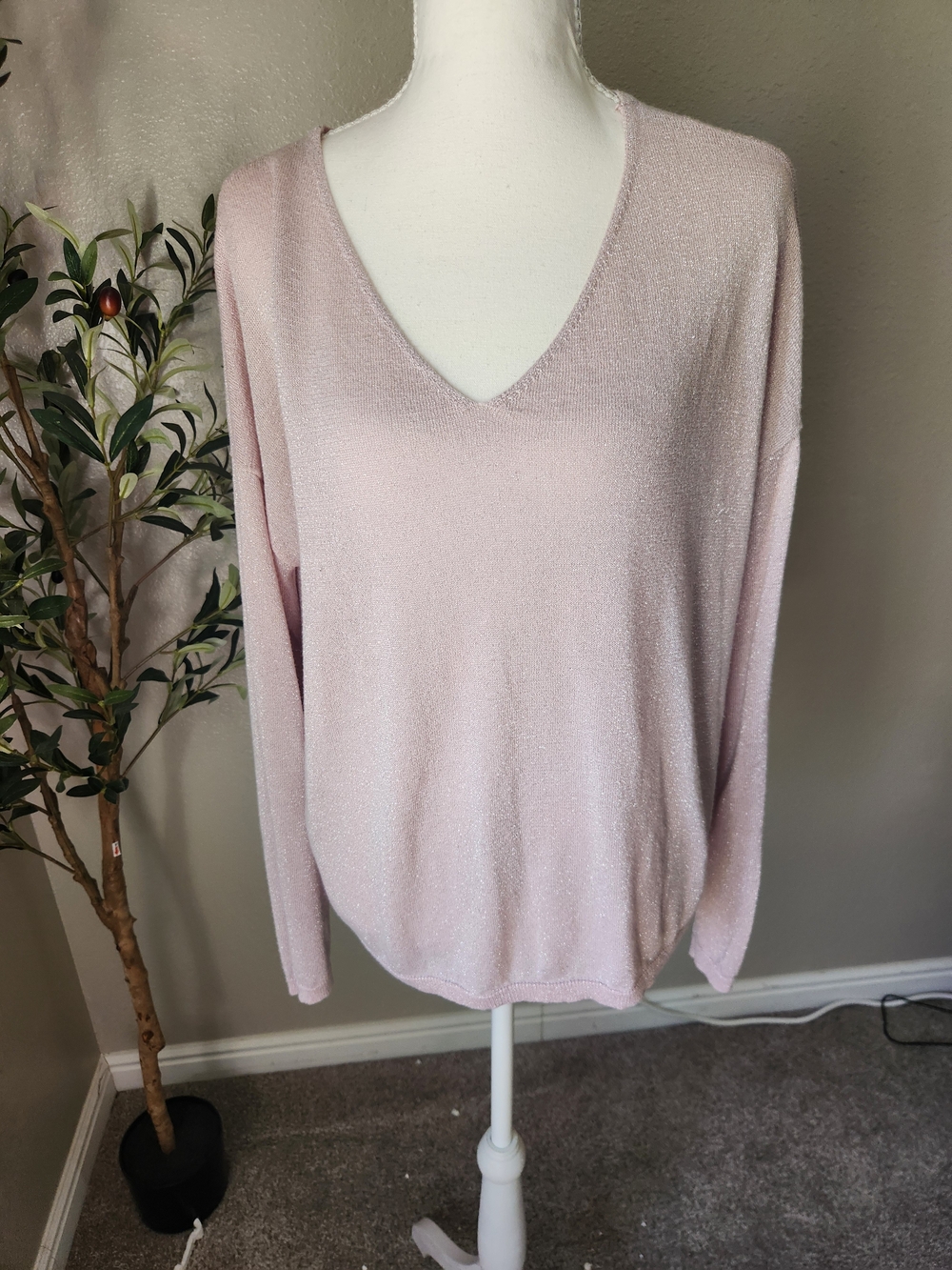Light Blush V-Neck Sweater — Soft Knit Pullover